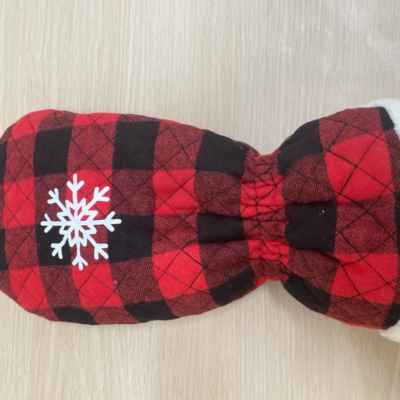 Ice Scraper Mitt - Picture 3 of 5